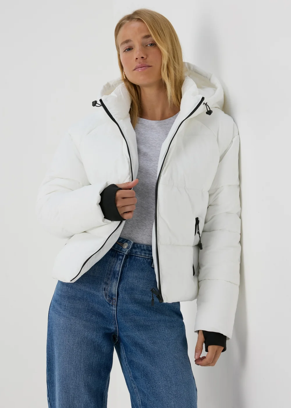 White Padded Short Coat - 8 Image 1