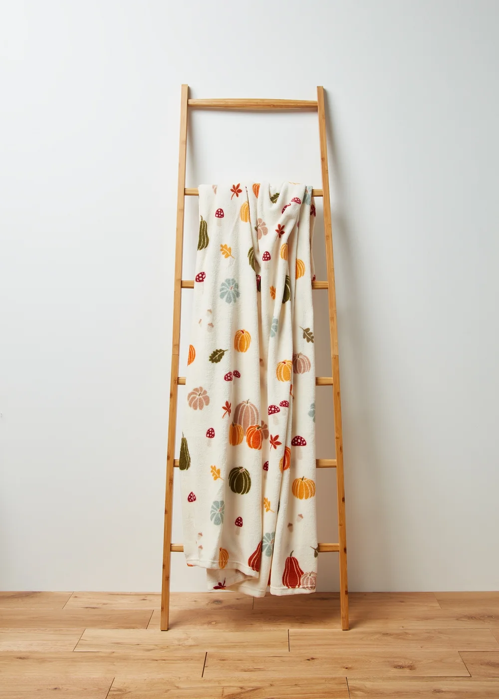 Cream Pumpkin Printed Throw Image 1