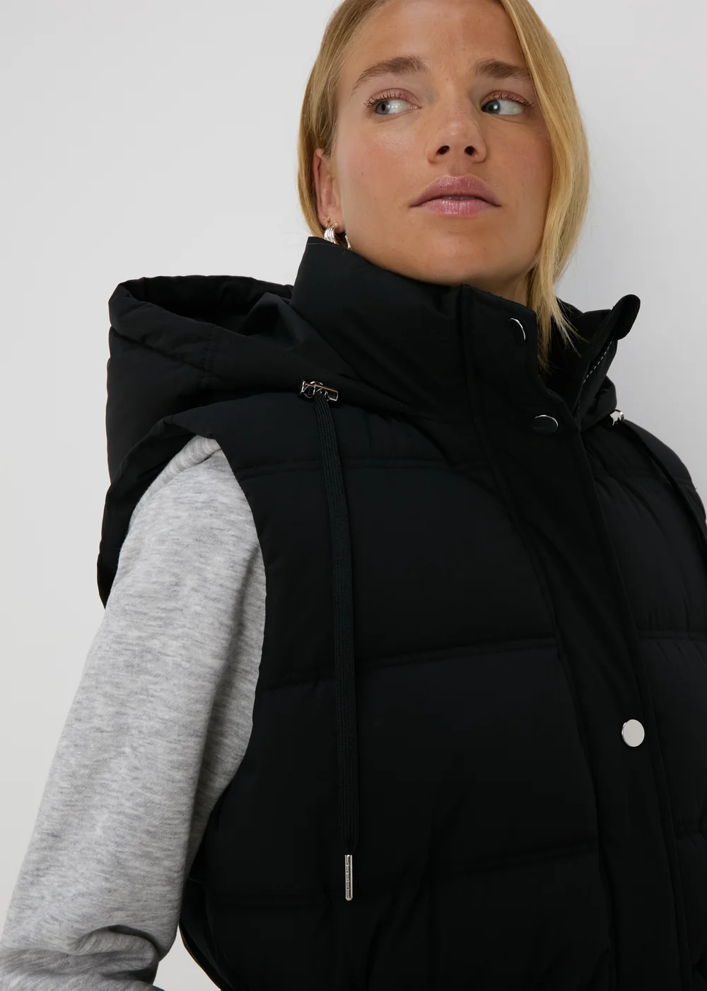 Black Mid Padded Gilet - 8 Image 3
