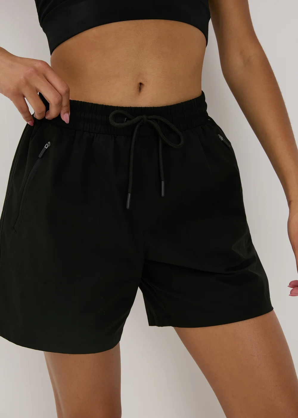 Souluxe Black Walking Shorts - 8 Image 3