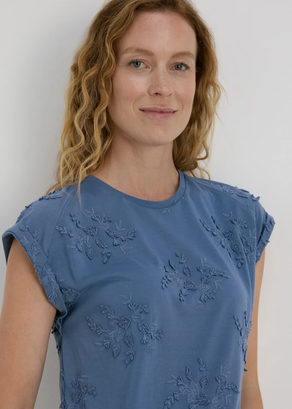 Blue Floral Embroidered T-Shirt - Size 8 Image 3