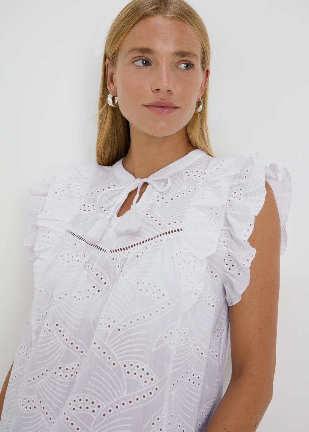 White Schiffli Front Tie Vest Top - 8 Image 3