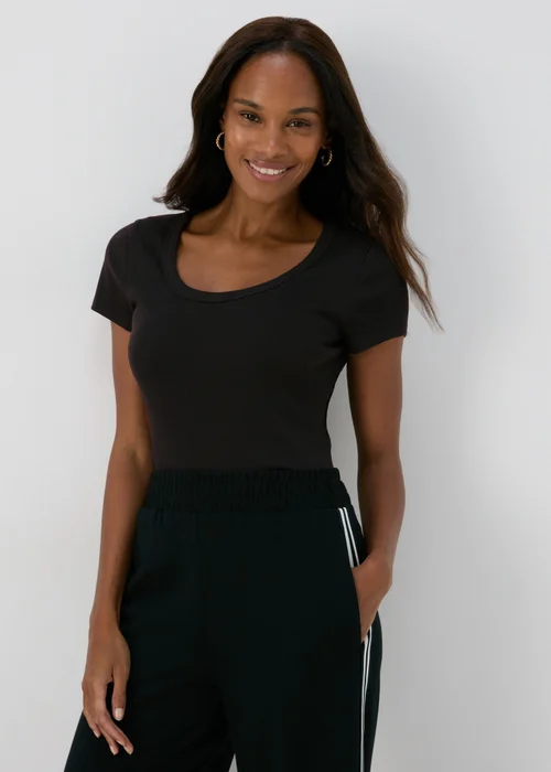 Black Ribbed Scoop Neck T-Shirt - 8 Image 1