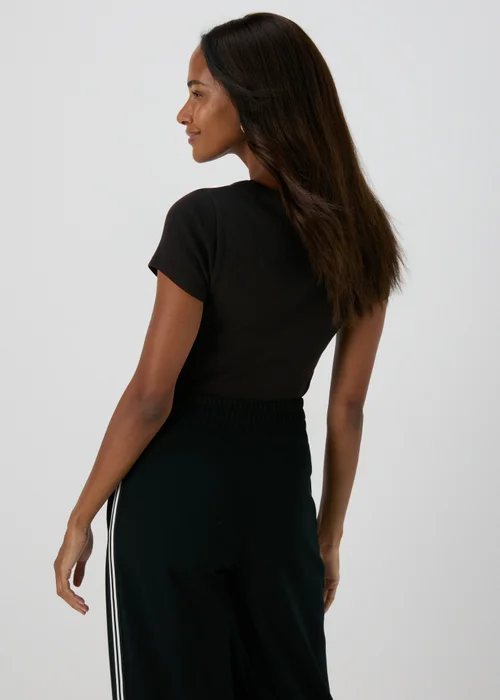 Black Ribbed Scoop Neck T-Shirt - 8 Image 2
