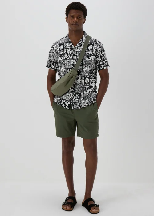 Black Mono Leaf Print Shirt - S Image 4