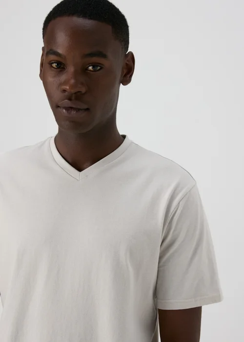 Cream Essential V-Neck T-Shirt - XS Image 3