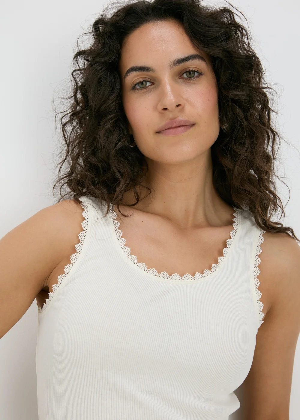 White Lace Trim Vest Top - Size 8 Image 3