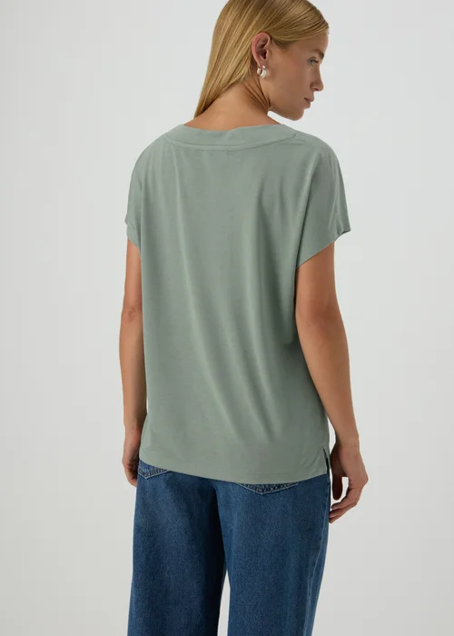 Green V Neck T-Shirt - 8 Image 2