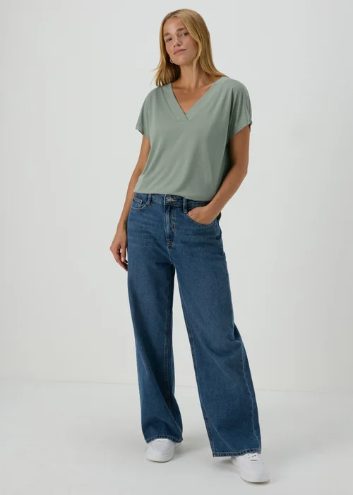 Green V Neck T-Shirt - 8 Image 4