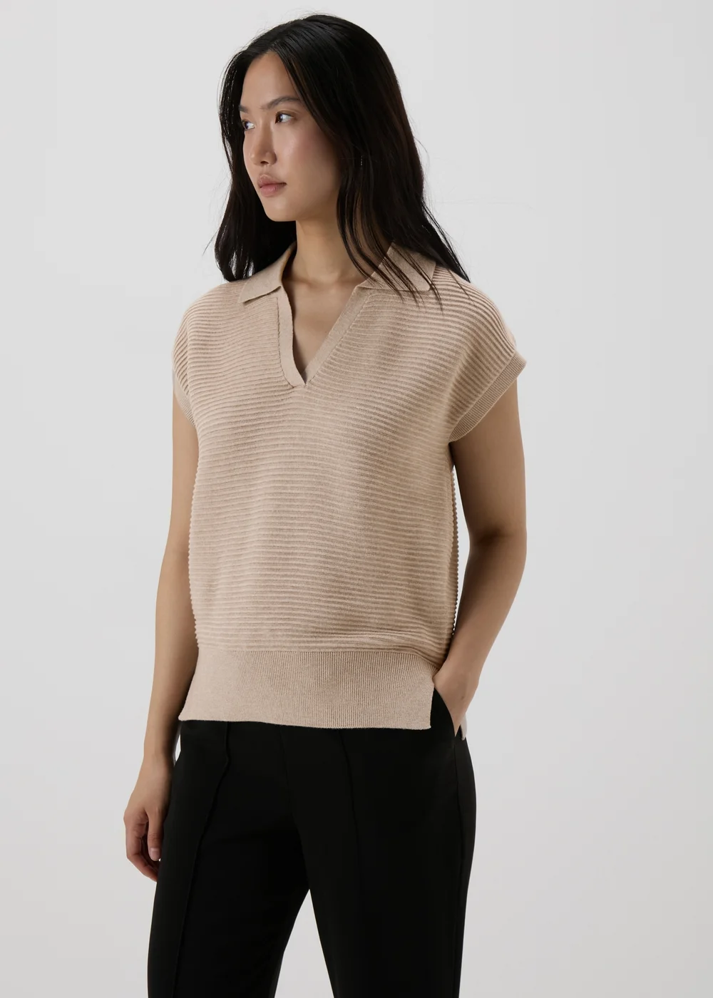 Et Vous Stone V-Neck Collar T-Shirt - Size 8 Image 3