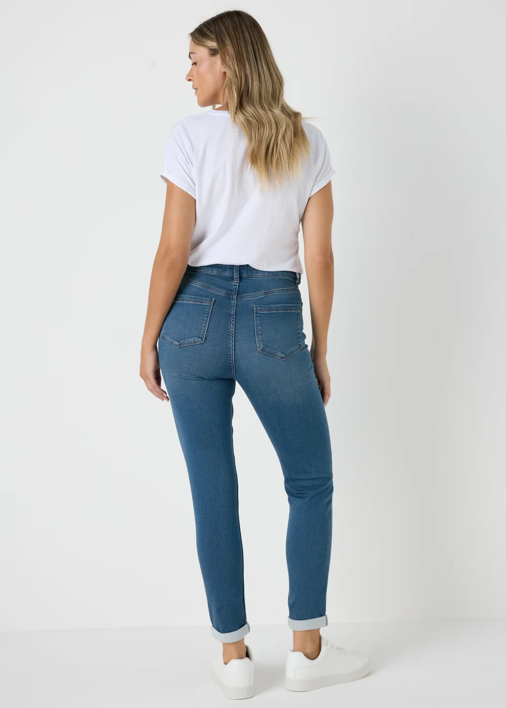 Lightwash Jolie Relaxed Skinny Jeans - 8 Image 2
