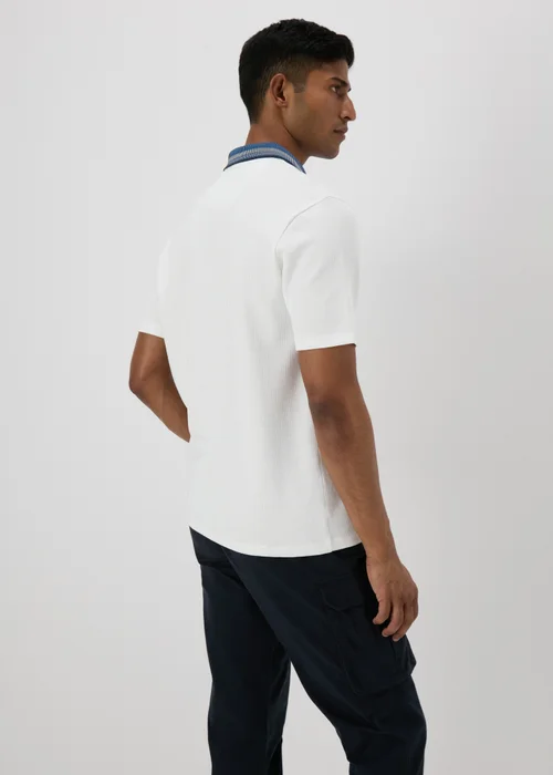 White Textured Stripe Collar T-Shirt - S Image 2