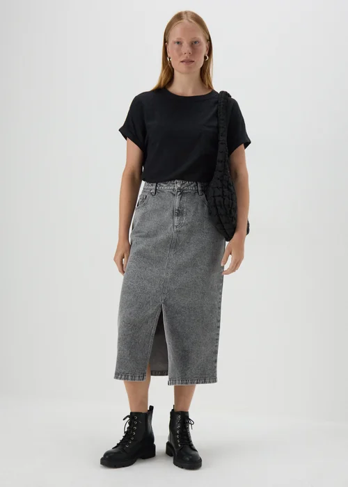 Black Textured Box T-Shirt - Size 8 Image 4