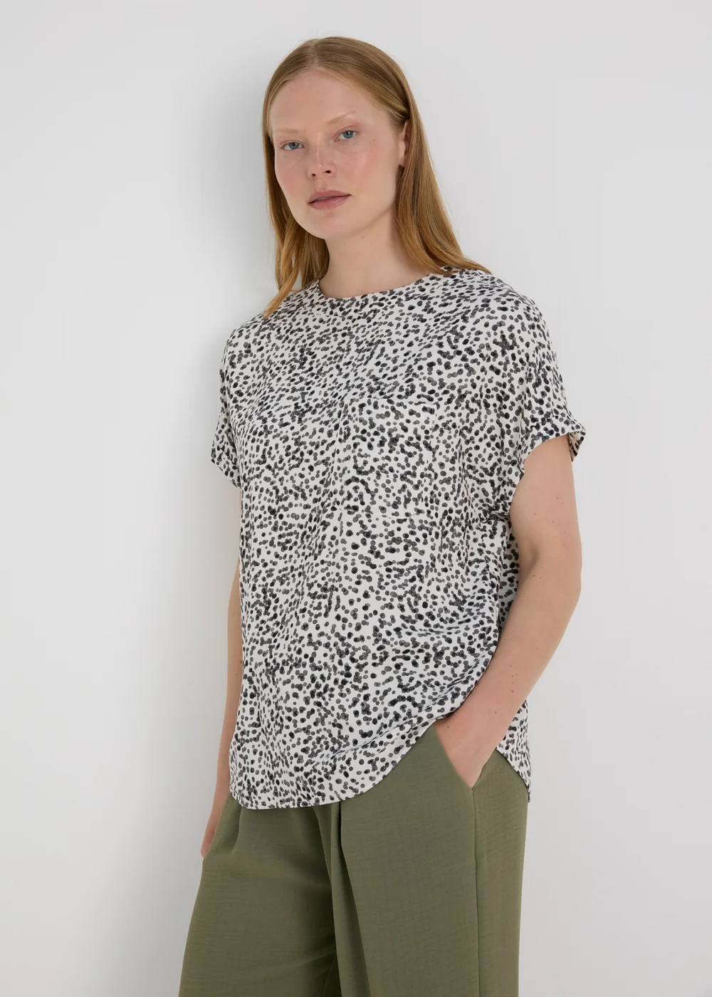 Cream Spot print Pocket Detail T-Shirt - 8 Image 1