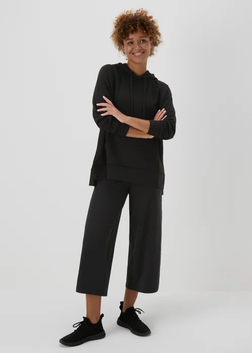 Souluxe Black Wide Leg Cropped Jogging Bottoms - 8 Image 4