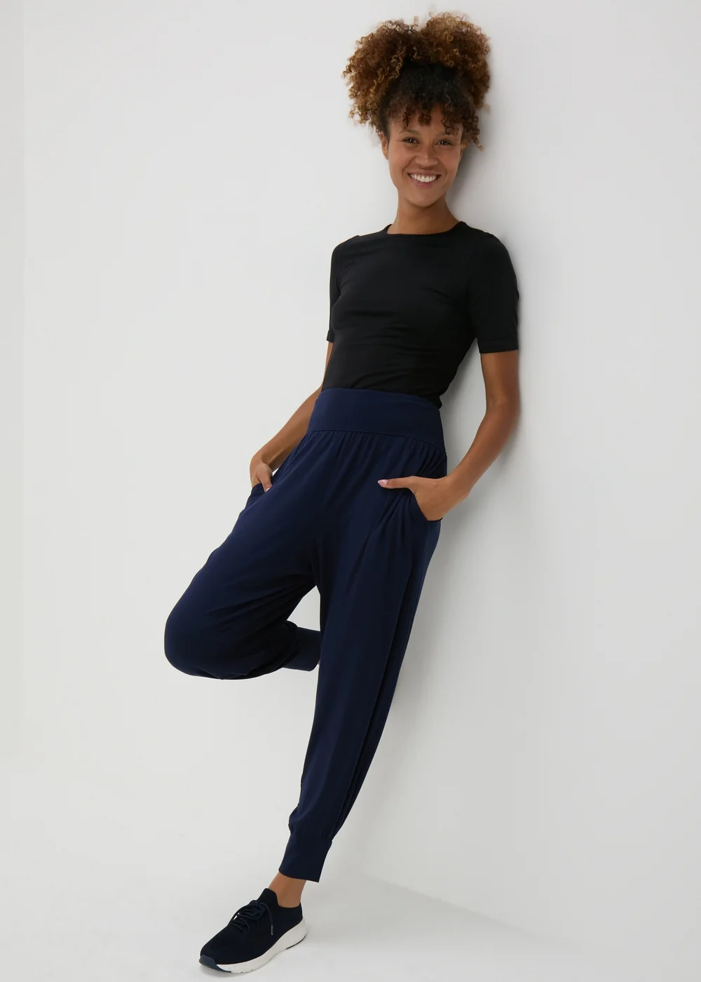 Souluxe Navy Harem Trousers - S Image 4
