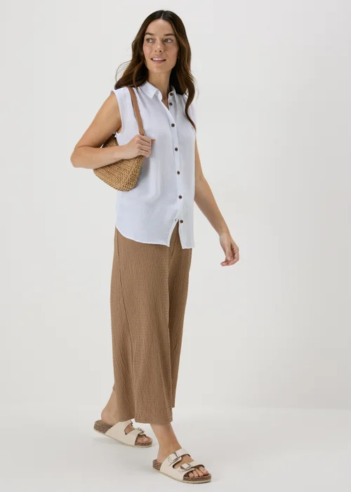 White Sleeveless Button Shirt - 8 Image 4