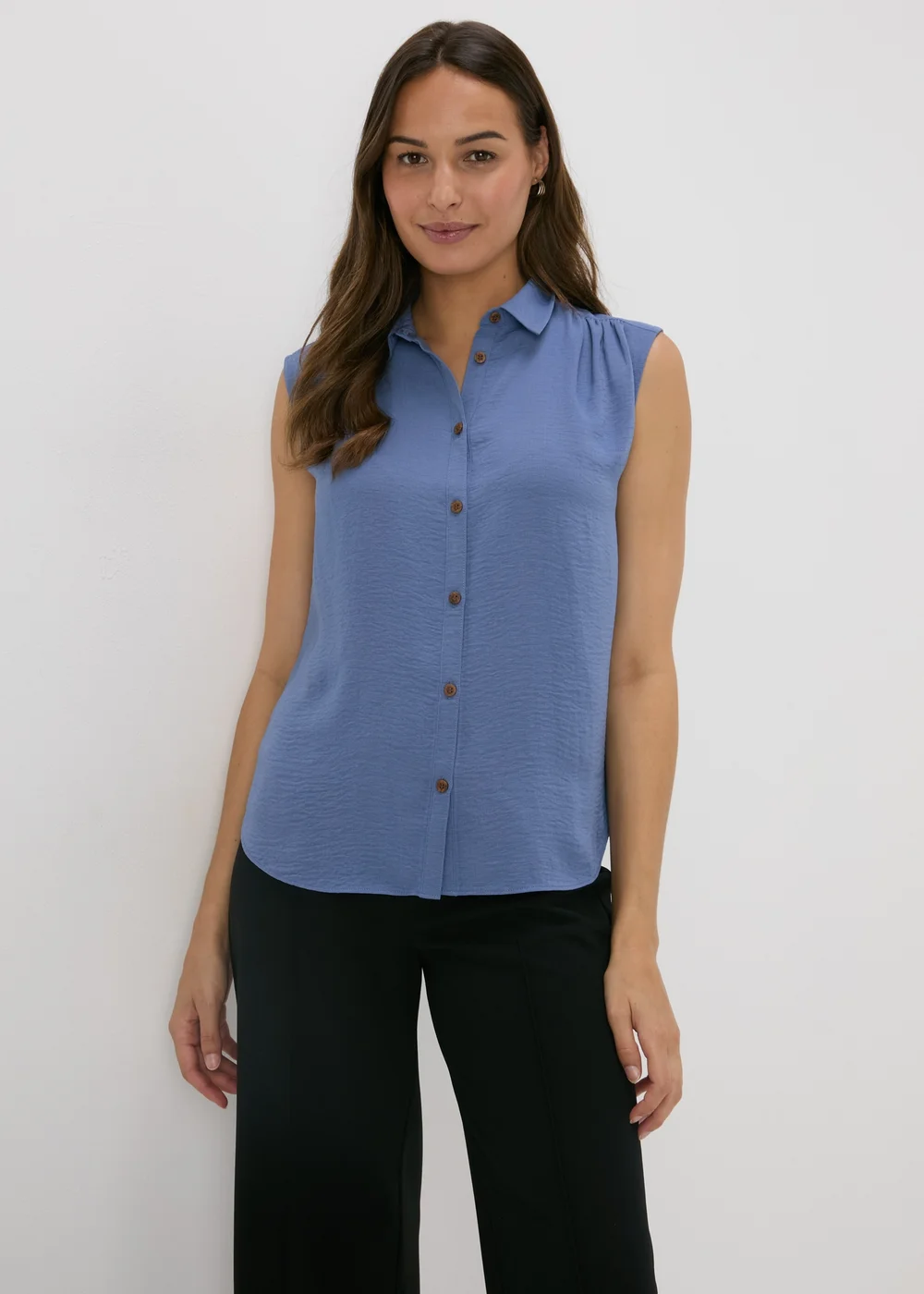 Blue Sleeveless Button Shirt - 8 Image 1