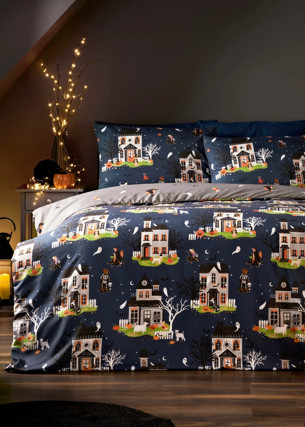 Halloween Haunted House Reversible Duvet Set - Single Image 1