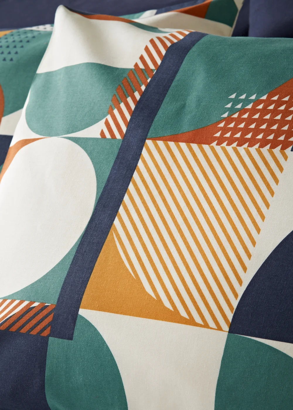 Multicoloured Geometric Pattern Duvet Set - Single Image 2