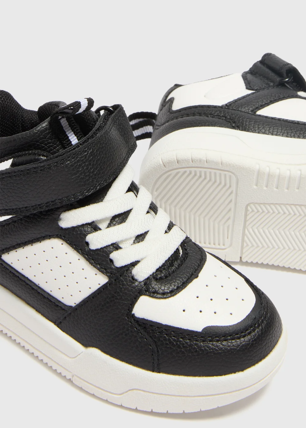 Boys Black High Top Trainers (Younger 4-11) - Size 4 Infants Image 2