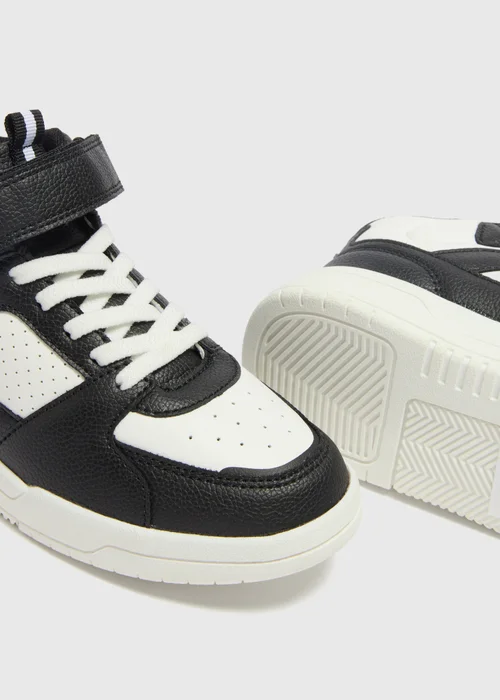 Boys Black High Top Trainers (Younger 10- Older 5) - Size 1 Image 2
