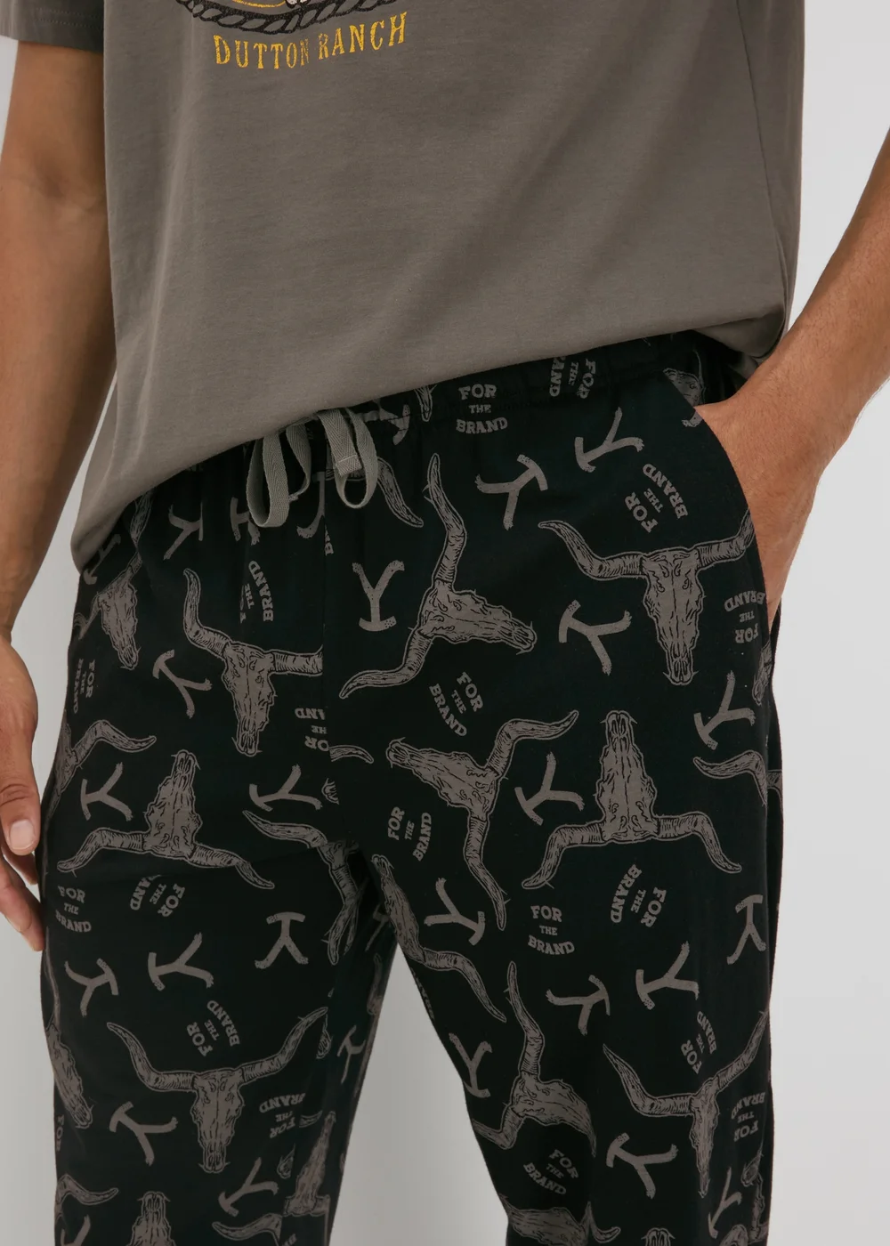 Yellowstone Beige Ranch Pyjama Set - Extra small Image 3