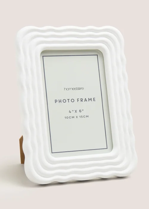 White Wavy Photo Frame (4inch x 6inch) Image 1