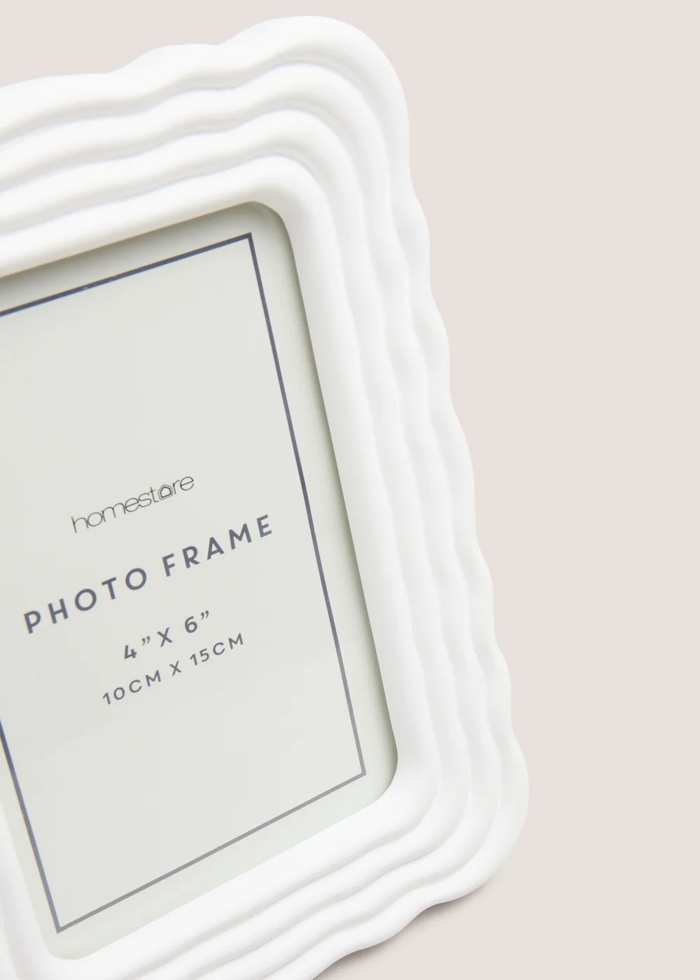 White Wavy Photo Frame (4inch x 6inch) Image 2
