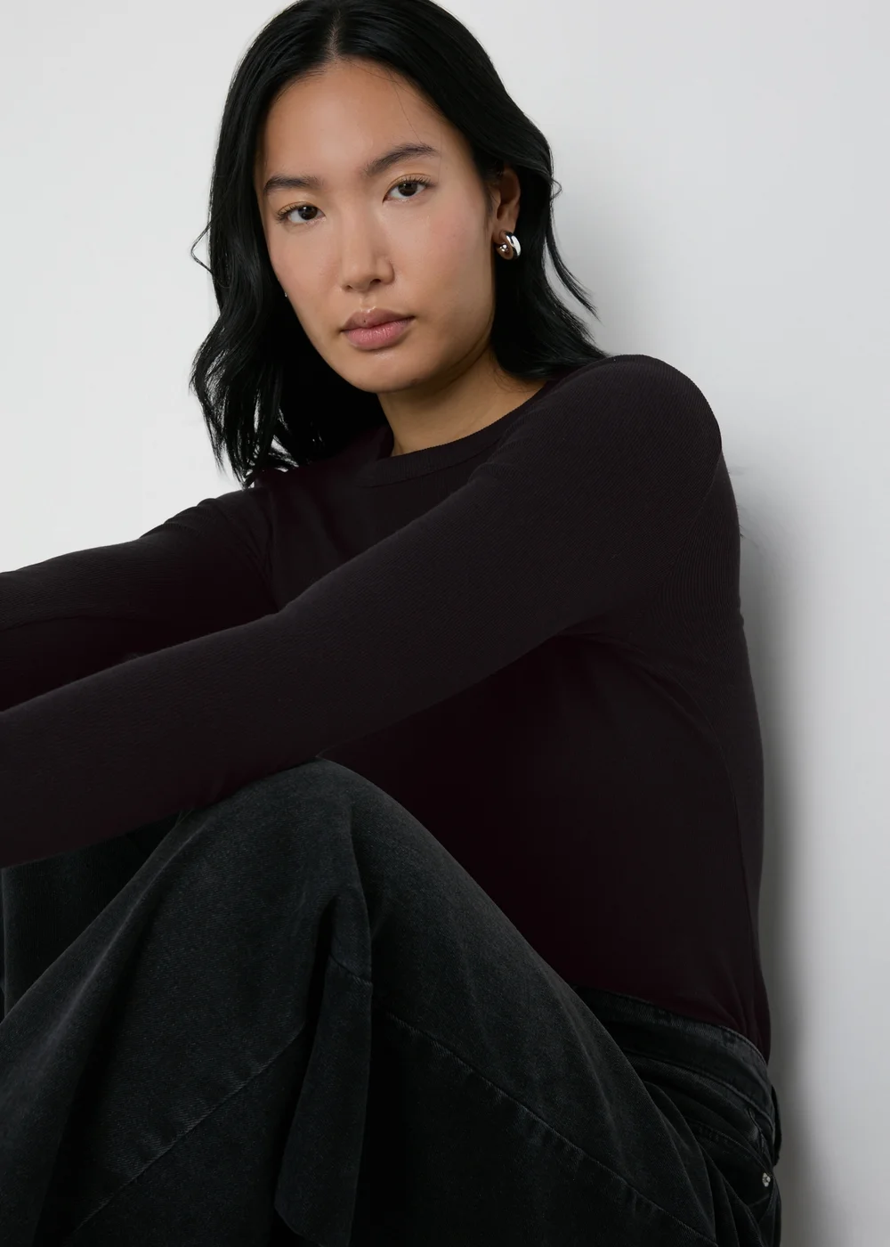 Black Long Sleeve Ribbed Top - Size 8 Image 1