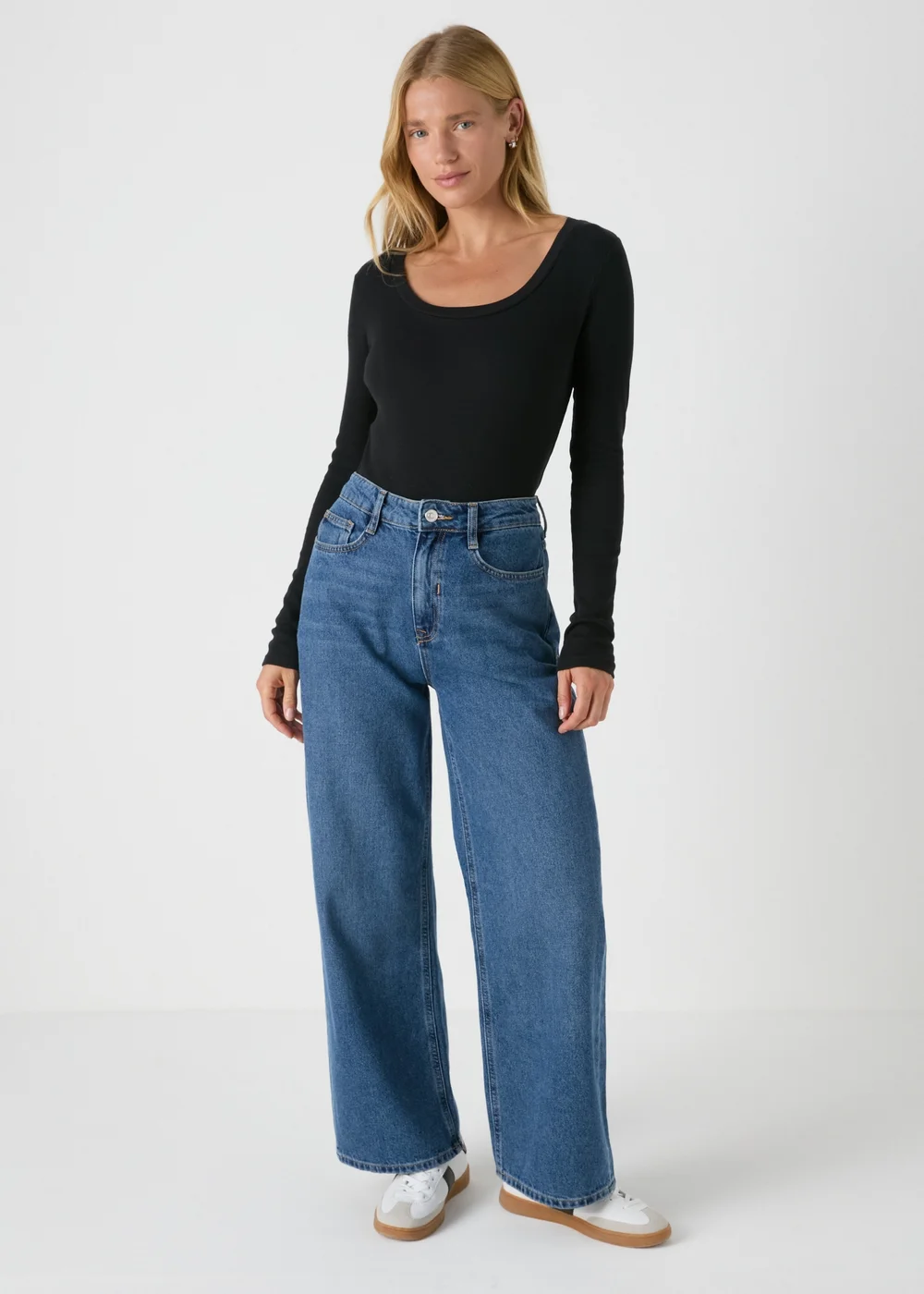 Black Scoop Neck Top - 8 Image 1