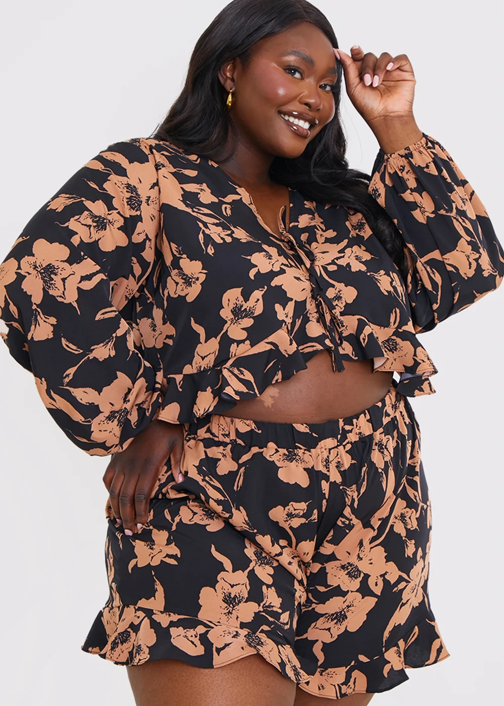In The Style Black Floral Co Ord Shorts - 12 Image 7