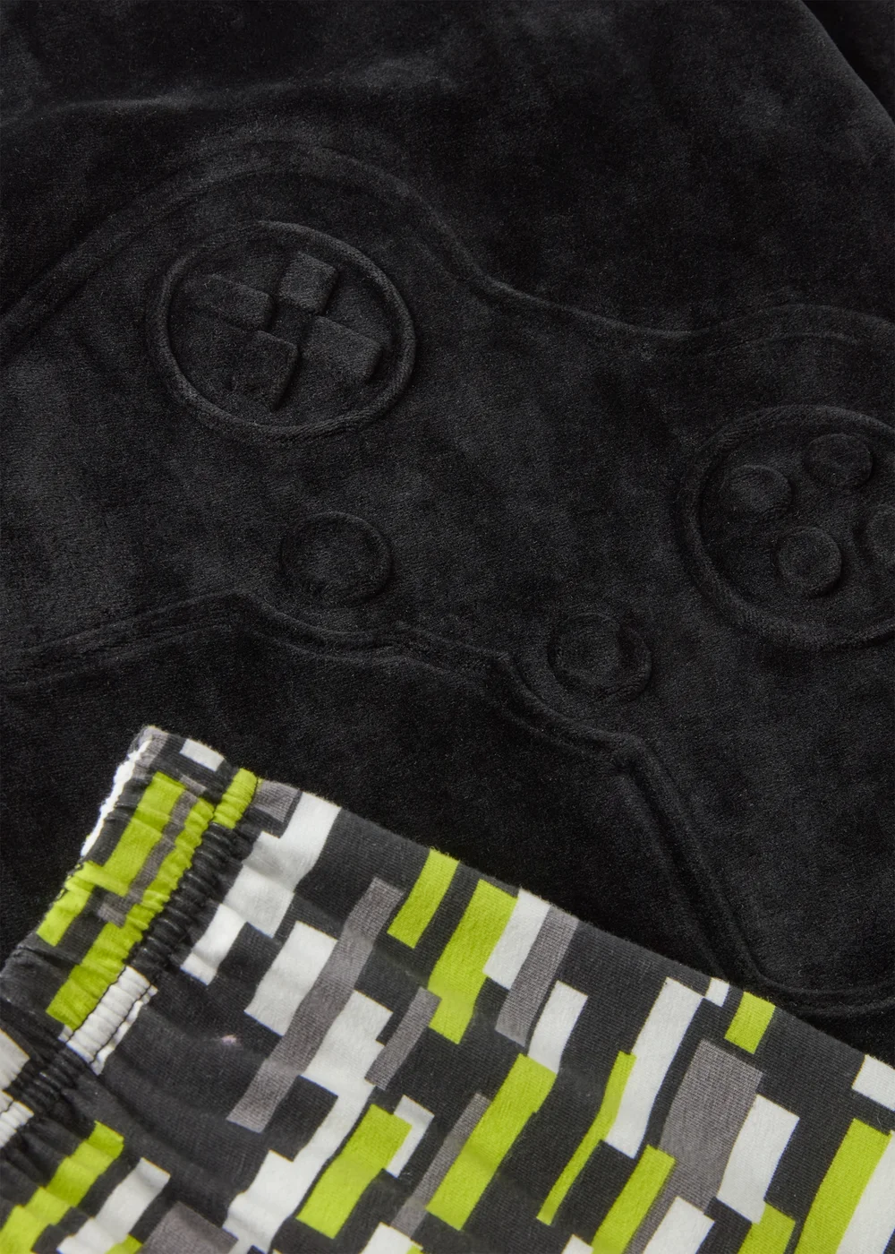 Boys Black Gamer Velour Top & Bottom Pyjama Set (7-13yrs) - Age 7 Years Image 2