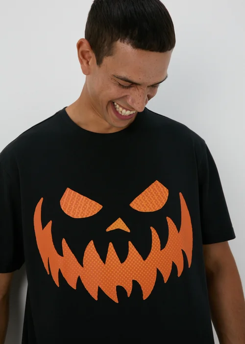 Black Pumpkin T-Shirt - S Image 3