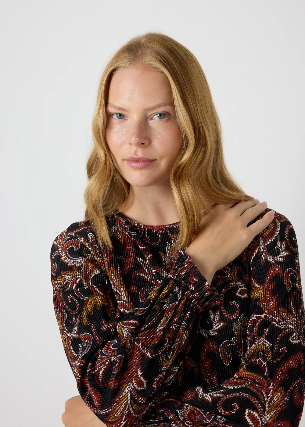 Black Paisley Plisse Top - 8 Image 3