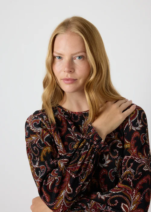 Black Paisley Plisse Top - 8 Image 3