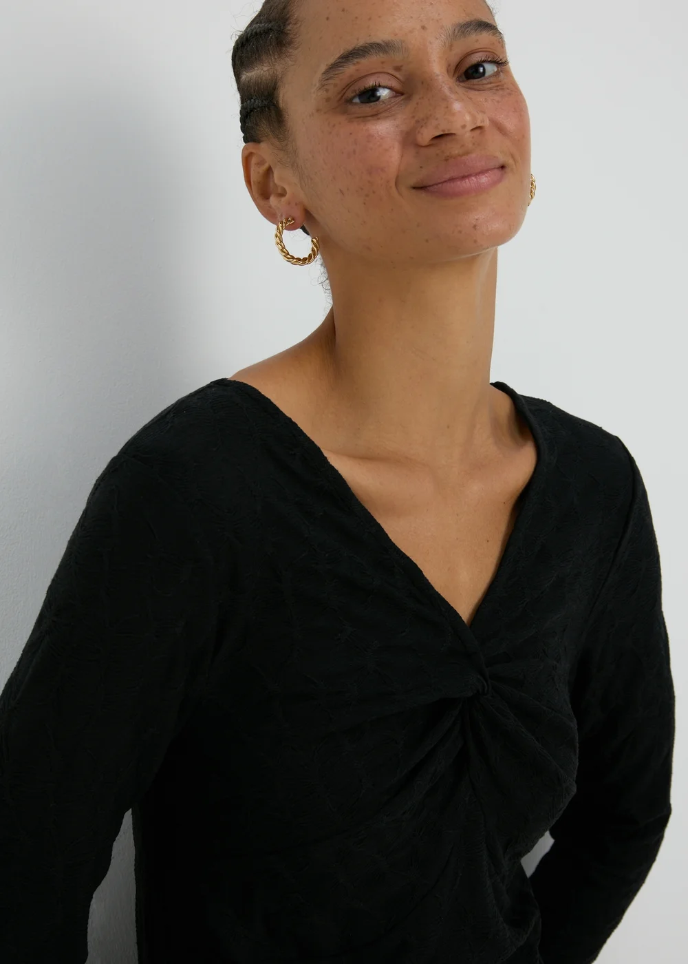 Black Twist Front Textured Top - 8 Image 3