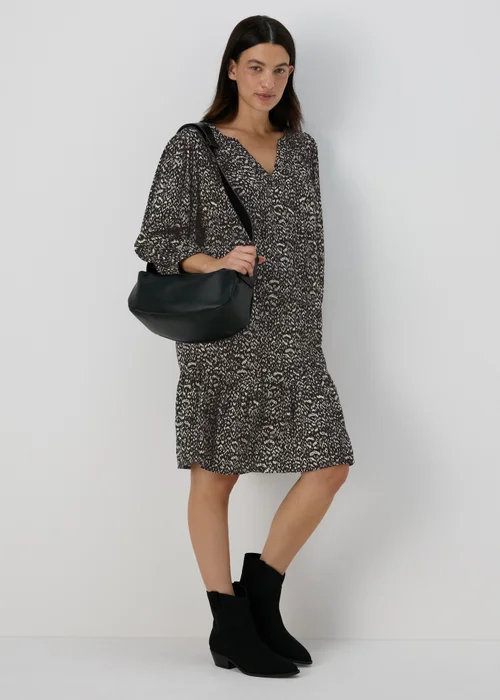 Black Printed Boho Crinkle V-Neck Midi Dress - Size 8 Image 4