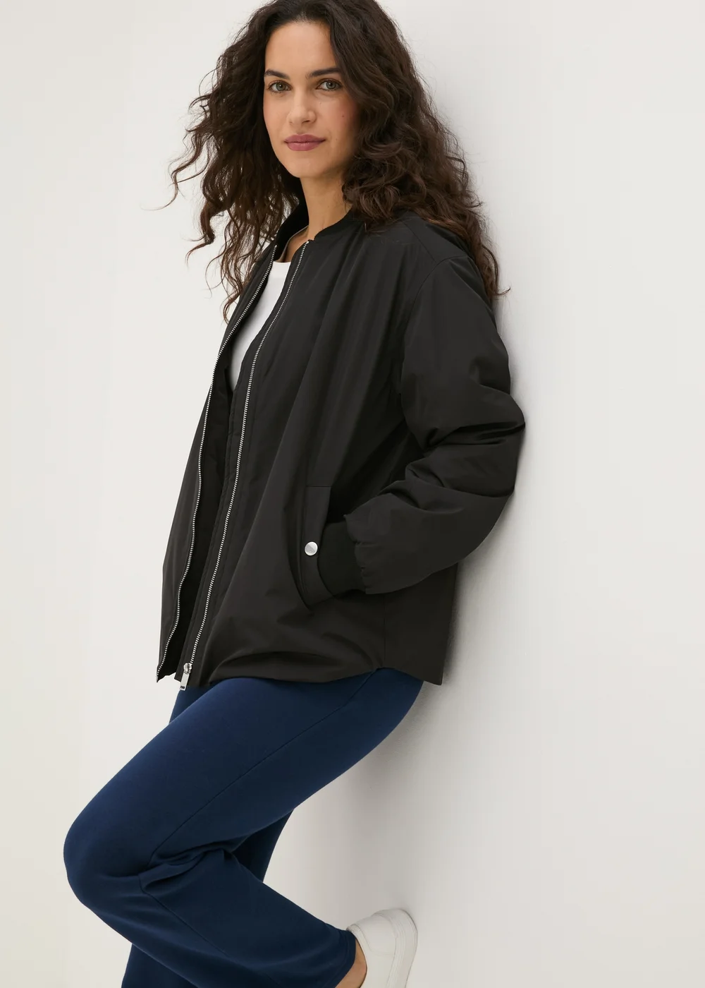 Navy Tapered Jogging Bottoms - Small Image 2