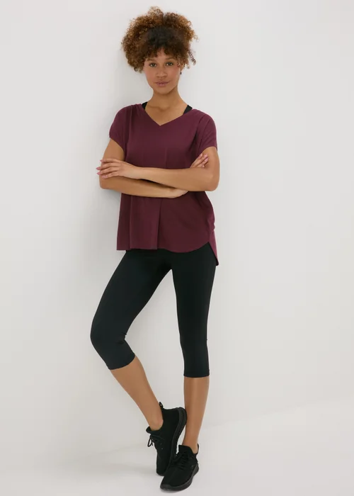 Souluxe Burgundy V Neck T-Shirt - S Image 4
