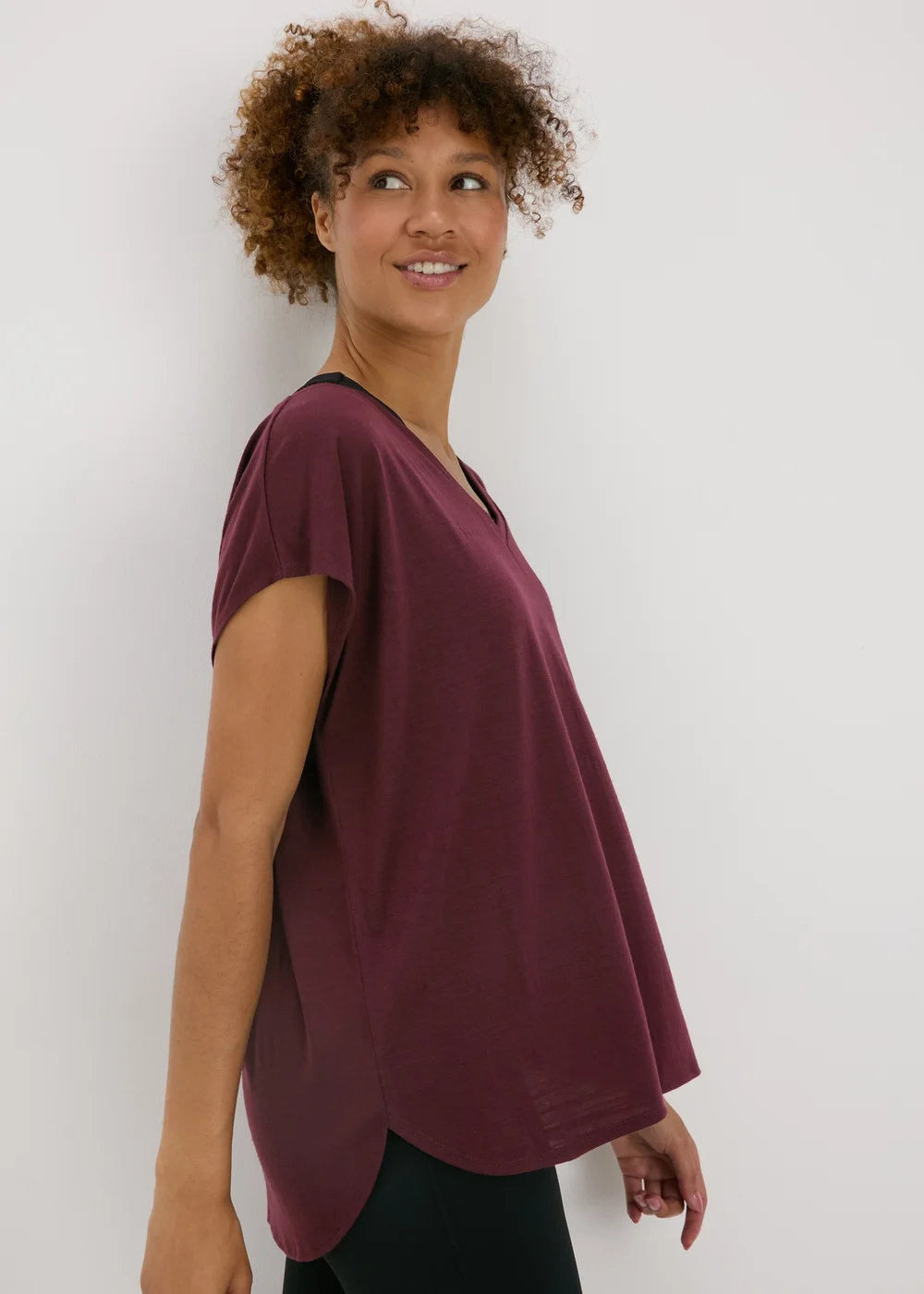 Souluxe Burgundy V Neck T-Shirt - S Image 1