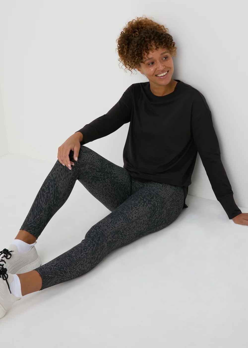Souluxe Black Long Sleeve T-Shirt - S Image 4