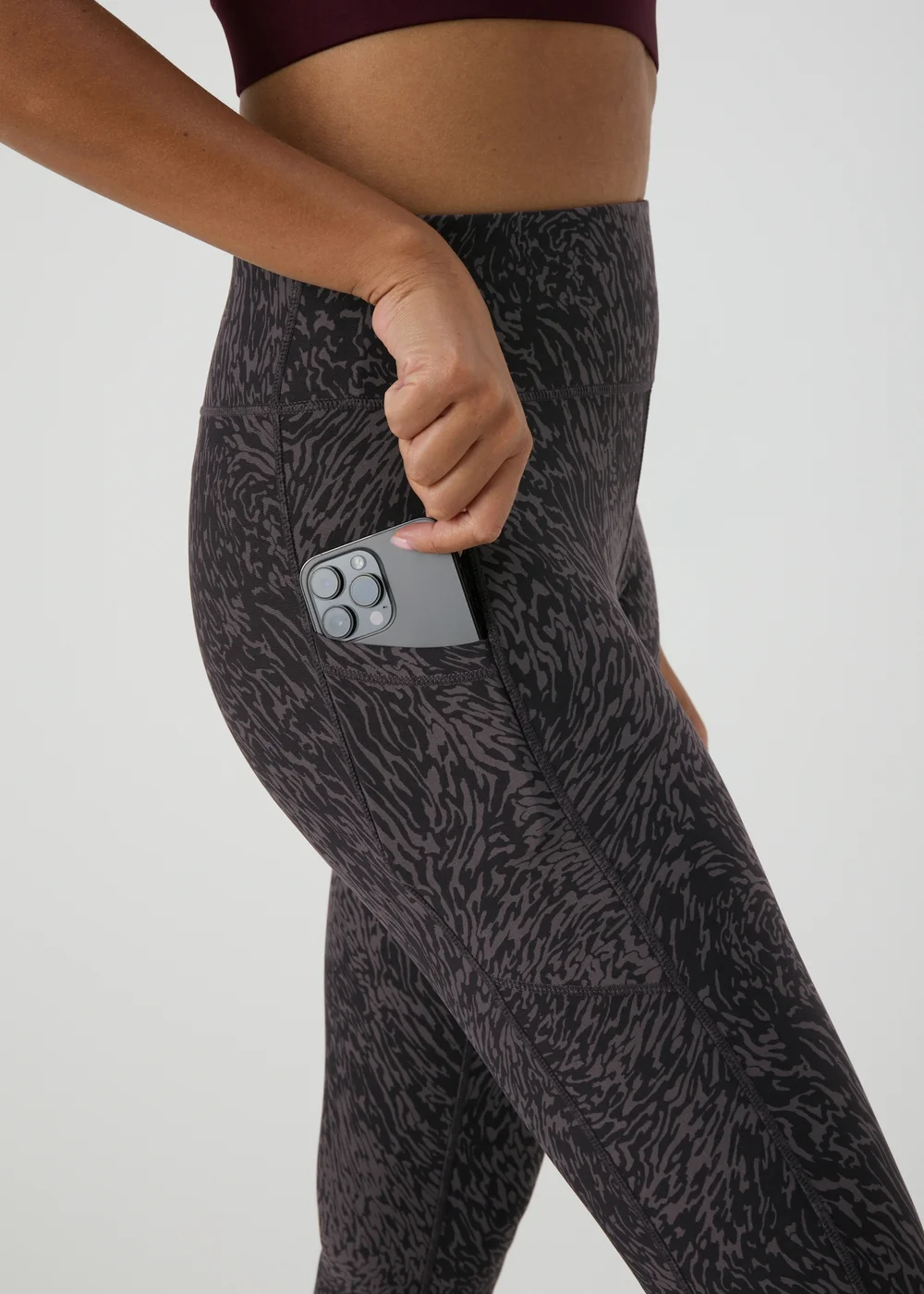 Souluxe Black Tonal Print Leggings - 8 Image 4