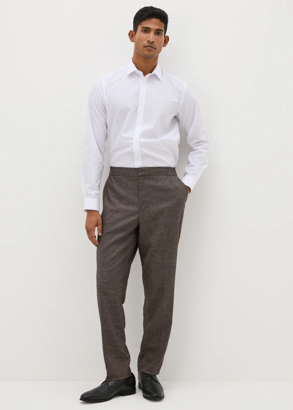 Taylor & Wright Heritage Brown Elasticated Slim Fit Trousers - 30 Waist 29 Leg Image 1