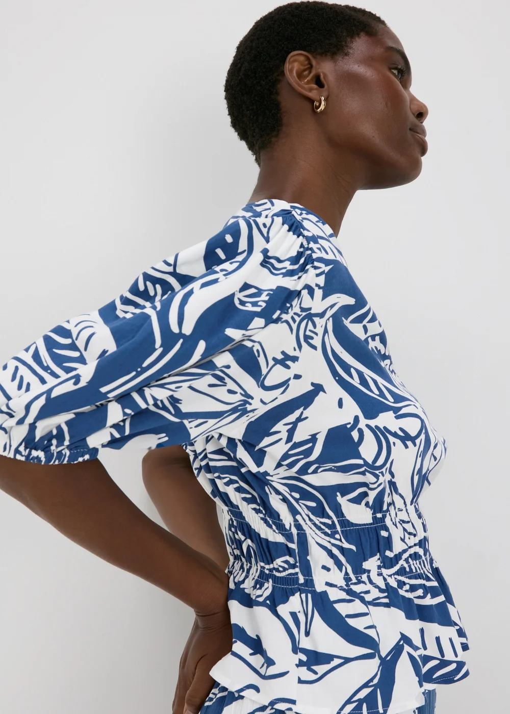 Blue Floral V-Neck Blouse - 8 Image 3