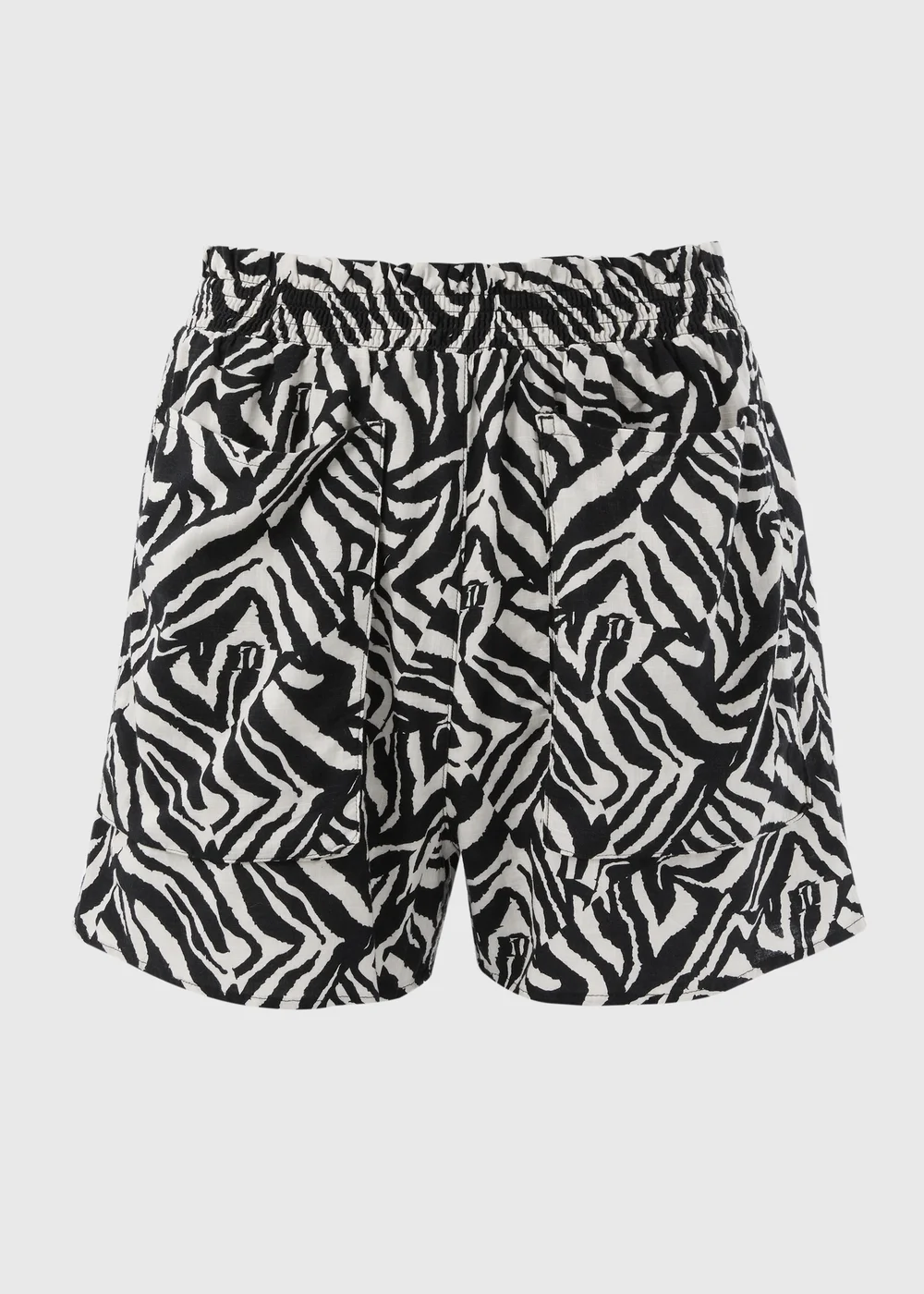 Black Animal Print Front Pocket Shorts - 8 Image 5