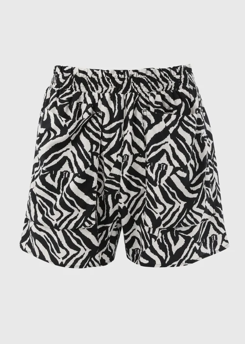 Black Animal Print Front Pocket Shorts - 8 Image 5