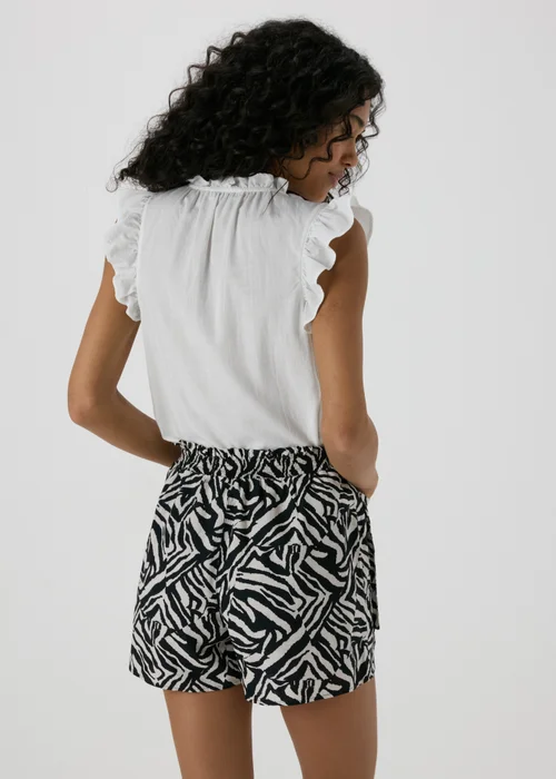 Black Animal Print Front Pocket Shorts - 8 Image 2