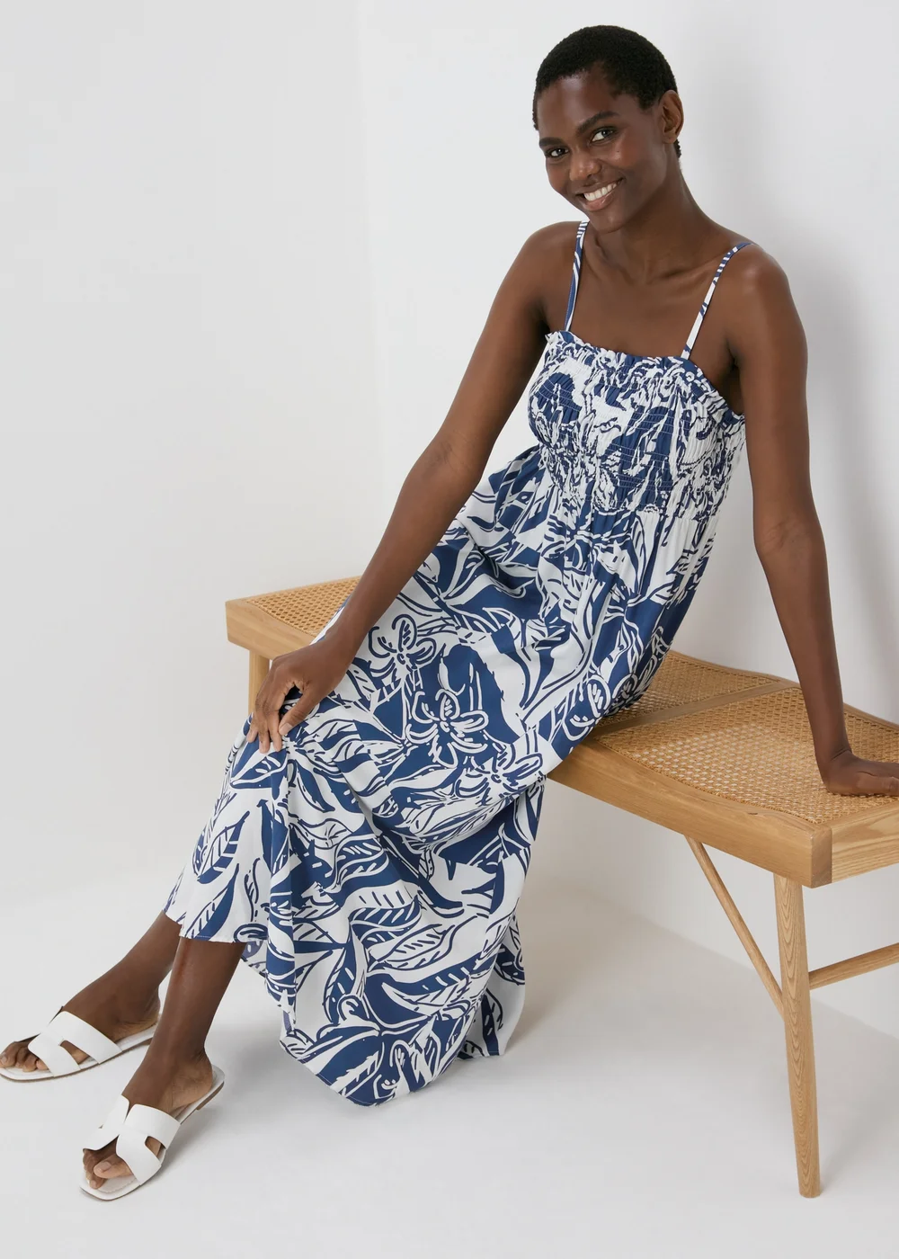 Blue Printed Shirred Midi Dress - 8 Image 4