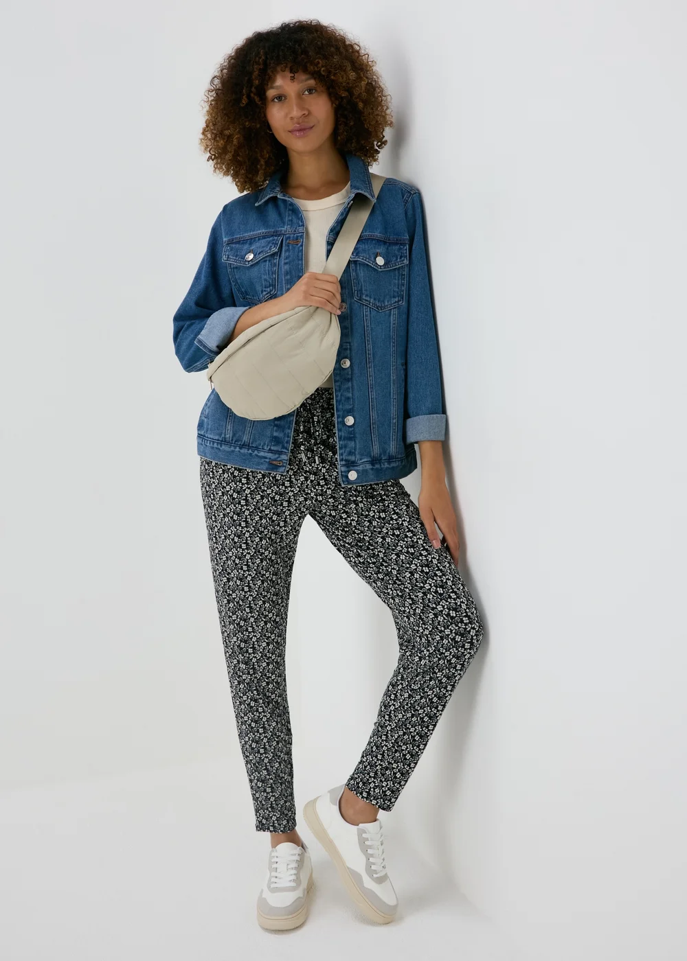Black Printed Harem Trousers - 8 Image 4